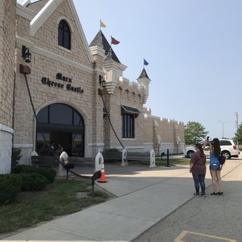 Mars Cheese Castle - Bakeries Near Me - Kenosha, Wisconsin