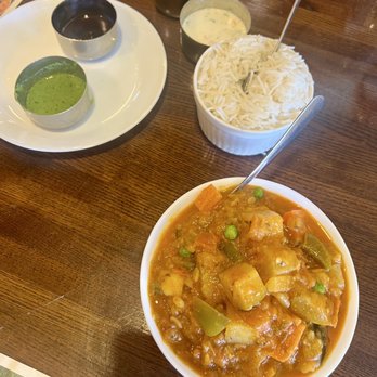 Udupi Palace Restaurant - House Special Vegetable Curry - Vegetarian Near Me - Chicago, Illinois