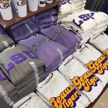 Alumni Hall - Women's Clothing Near Me - Baton Rouge, Louisiana Alumni Hall - Women's Clothing Near Me - Baton Rouge, Louisiana