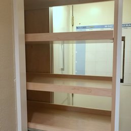 smooth rolling heavy duty hardware for the cabinets. smooth rolling heavy duty hardware for the cabinets.