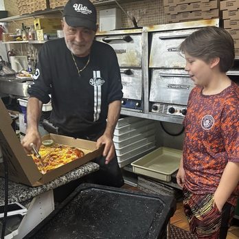 Willie's New York Style Pizza - Pizza Near Me - Juno Beach, Florida Willie's New York Style Pizza - Pizza Near Me - Juno Beach, Florida