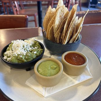 Quiote - Guacamole and chips - Mexican Near Me - Petaluma, California