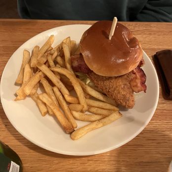Applebee's Grill + Bar - American Near Me - Roseville, Minnesota