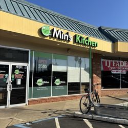 Min's Kitchen - Front of the cafe