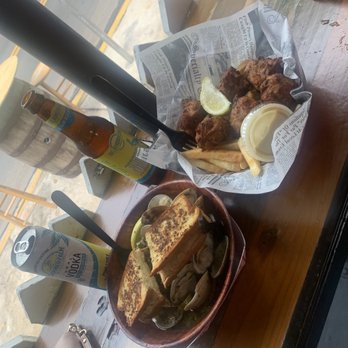 DJ's Clam Shack - Garlic Steamed Middleneck clams (with garlic bread) as well as Conch Fritters (with fries). - Seafood Near Me - Key West, Florida DJ's Clam Shack - Garlic Steamed Middleneck clams (with garlic bread) as well as Conch Fritters (with fries). - Seafood Near Me - Key West, Florida