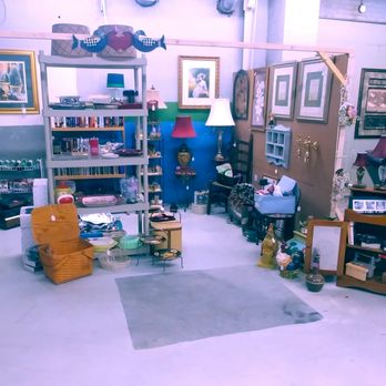 Sumpthin Diffrent Antiques & More - Antiques Near Me - Forsyth, Georgia Sumpthin Diffrent Antiques & More - Antiques Near Me - Forsyth, Georgia