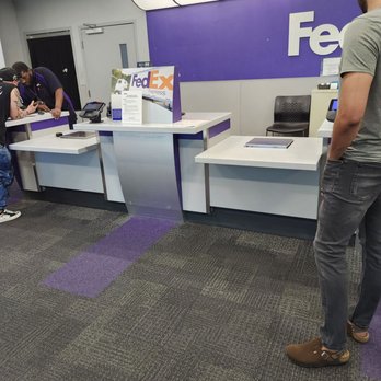 FedEx Ship Center - Shipping Centers Near Me - Austin, Texas