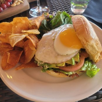 Calcareous Vineyard - Wine Tasting Room Near Me - Paso Robles, California