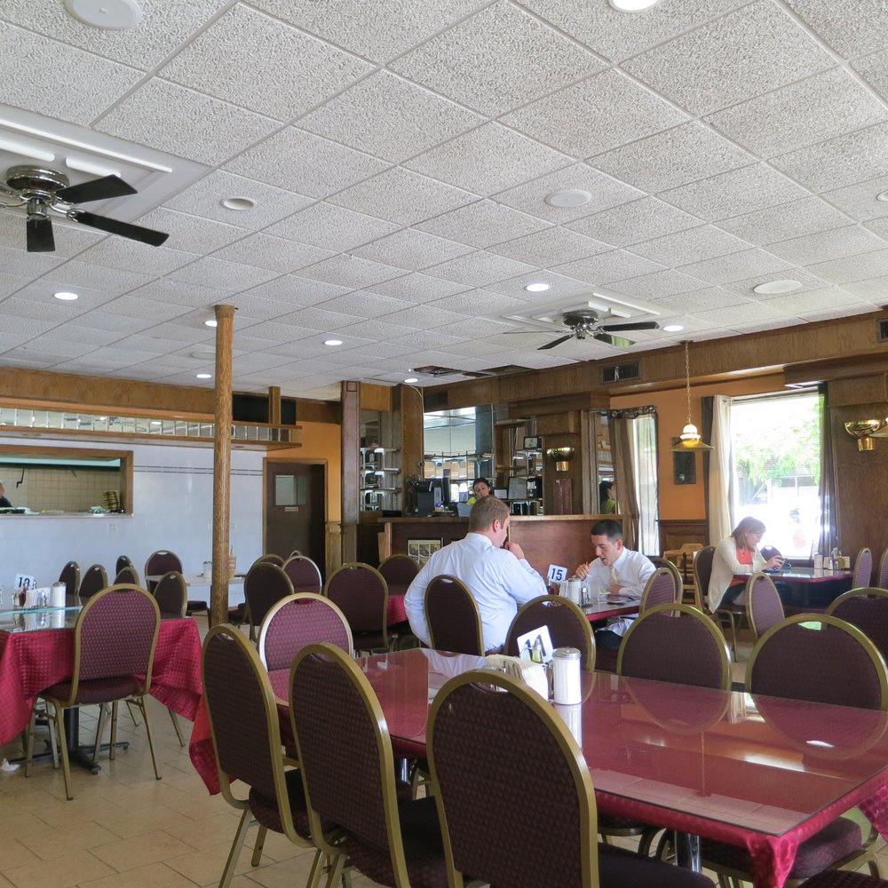 Shawarma Inn 2 - Another dining room view - Middle Eastern Near Me - Park Ridge, Illinois Shawarma Inn 2 - Another dining room view - Middle Eastern Near Me - Park Ridge, Illinois