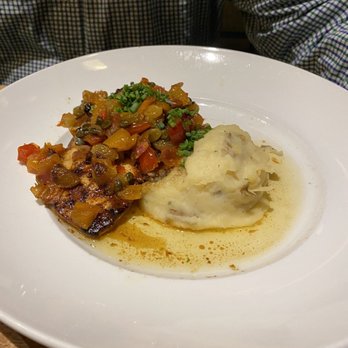 Seasons 52 - Salmon with mash potatoes - New American Near Me - Jacksonville, Florida Seasons 52 - Salmon with mash potatoes - New American Near Me - Jacksonville, Florida