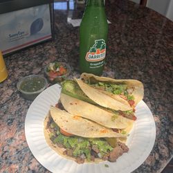 La Cocina Oaxaca - Tacos are huge
