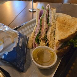Honey's Place - Club Sandwich
