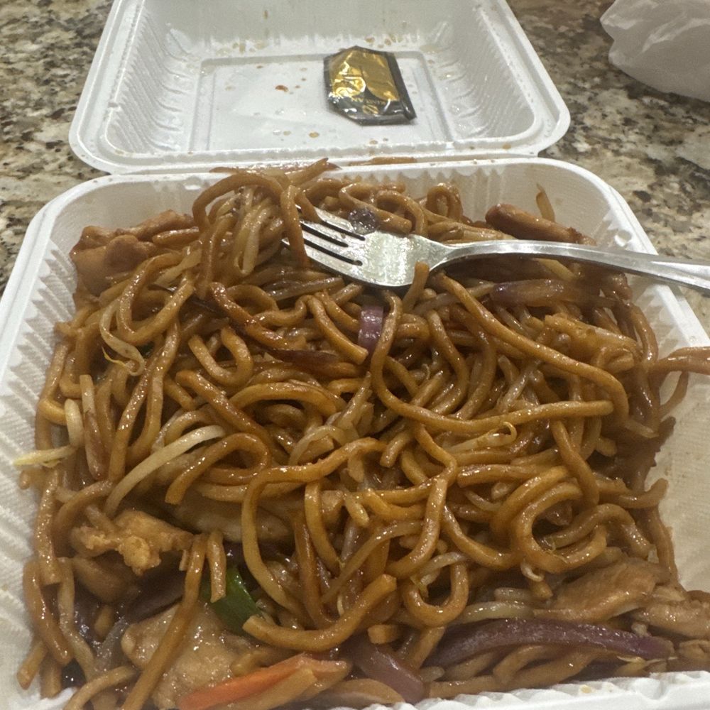 chicken less Shanghai chow mein .