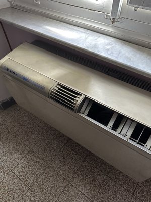 Royal Victoria Hotel by null