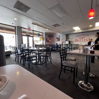Bellini Cafe- Garberville - Interior - Breakfast & Brunch Near Me - Garberville, California