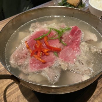 ARIARI - Beef soup - Korean Near Me - New York, New York ARIARI - Beef soup - Korean Near Me - New York, New York