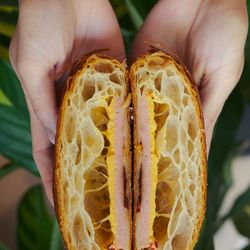 Kora - Spam & Cheese Pain Suisse