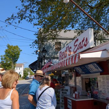 Red's Eats - Towards the front of the line. - Seafood Near Me - Wiscasset, Maine