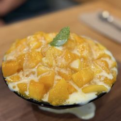 Sul & Beans - Fresh Mango Bingsoo