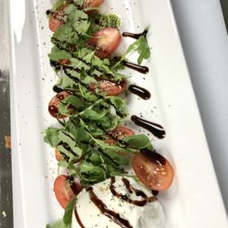 Dunkley's Tavern - BURRATA CAPRESE