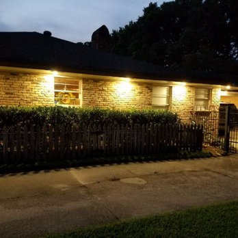 Steadfast Electric - Soffit Lighting - Electricians Near Me - Baton Rouge, Louisiana Steadfast Electric - Soffit Lighting - Electricians Near Me - Baton Rouge, Louisiana