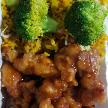Lucky House Kitchen - General Tso's Chicken - Chinese Near Me - Brooklyn, New York
