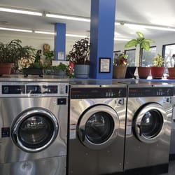 Marlin Ave Coin Laundry - Plenty of machines, including ones to handle huge loads or bulky items (comforters/blankets).