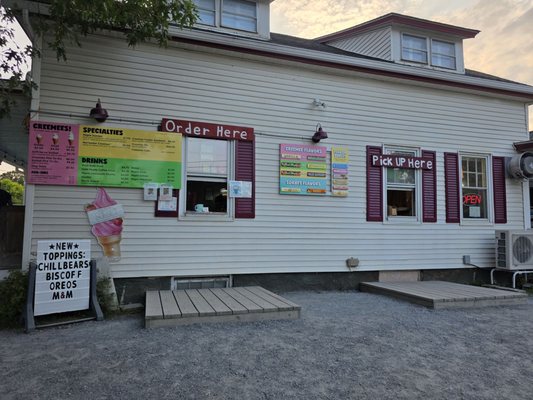 Palmer Lane Maple by null