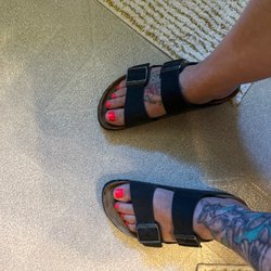 Isse Salon - Shellac pedicure