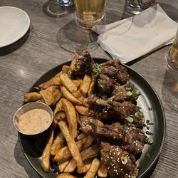 Mulligans Golf Bar - Duck and fries