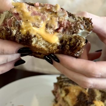 Doc's Place - Patty Melt, medium - Burgers Near Me - Lebanon, Ohio