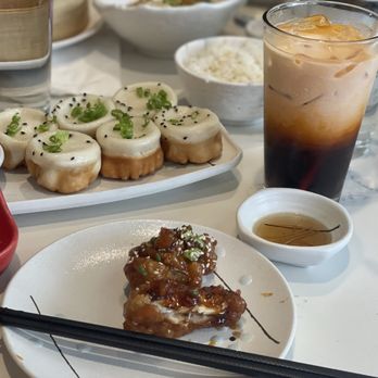Dumpling Story - Juicy chicken fried wontons, dry fried chicken (bomb) and a Thai ice tea - Asian Fusion Near Me - San Francisco, California