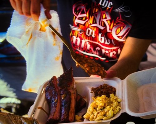 The ART of BBQ- Catering by null