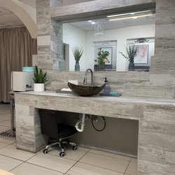 Snow White Beauty Studio - Bright, clean, modern