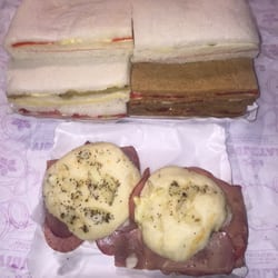 Las Violetas - Sándwich de miga y pletzelej...