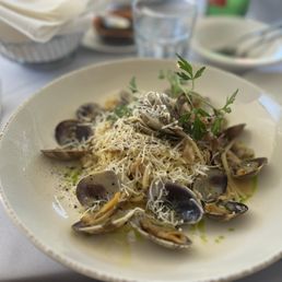 Linguine with Manila clams Linguine with Manila clams