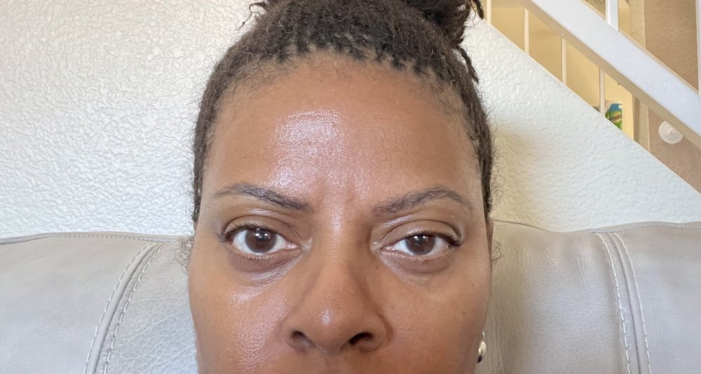 Pat's Eyebrow Threading Logo