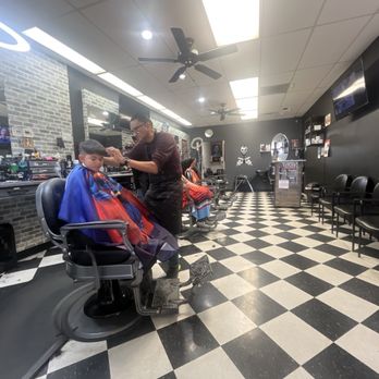 Sun City Barber Shop - Barbers Near Me - Sun City, California Sun City Barber Shop - Barbers Near Me - Sun City, California