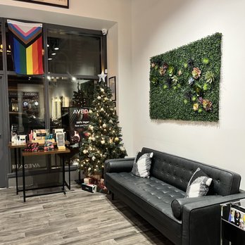 Salon Sen - Salon SEN seating area - Waxing Near Me - Chicago, Illinois