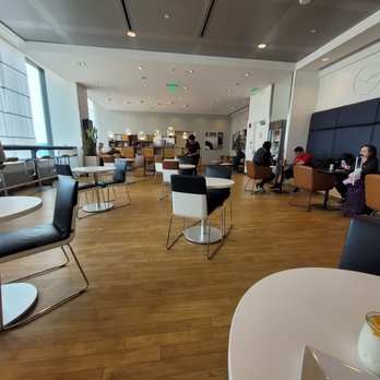 Lufthansa Senator Lounge - Airport Lounges Near Me - Detroit, Michigan