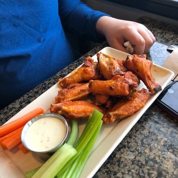 Fanizzi's - Buffalo Chicken Wings - New American Near Me - Provincetown, Massachusetts