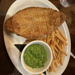 The Port Tavern - Guinness beef pie, fries, mushy pees