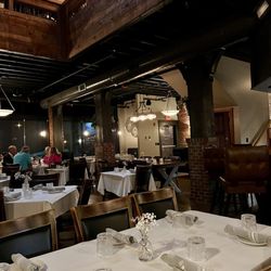 Frankos Italian Steakhouse - Interior