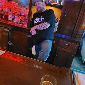 Guthrie's Alley Cat - Dive Bars Near Me - Bakersfield, California Guthrie's Alley Cat - Dive Bars Near Me - Bakersfield, California