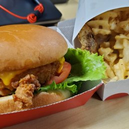 Deluxe Chicken Sandwich Meal
