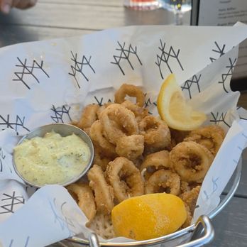 Brooks' Bar & Deck - Calamari - Sports Bars Near Me - Stateline, Nevada