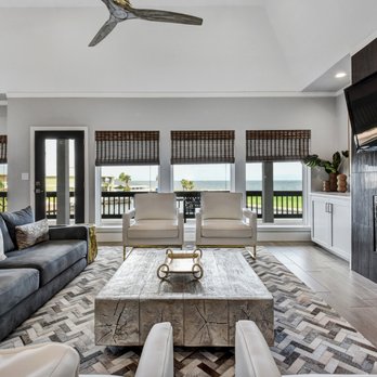 7 Palms Estate - Living Space - Vacation Rentals Near Me - Rockport, Texas 7 Palms Estate - Living Space - Vacation Rentals Near Me - Rockport, Texas