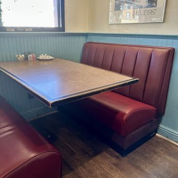 Russell's Marina Grill - Booth - Breakfast & Brunch Near Me - New Orleans, Louisiana Russell's Marina Grill - Booth - Breakfast & Brunch Near Me - New Orleans, Louisiana