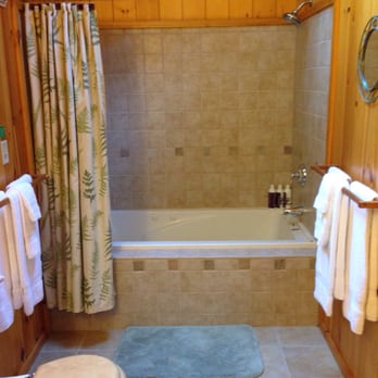 Deep Forest Cabins - Nice shower/tub - Guest Houses Near Me - Ashford, Washington