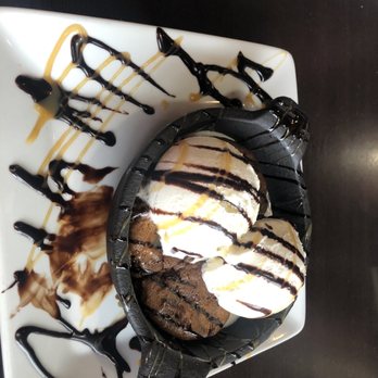 Ruby Tuesday - Chocolate Chip Cookie Skillet - Burgers Near Me - Elyria, Ohio Ruby Tuesday - Chocolate Chip Cookie Skillet - Burgers Near Me - Elyria, Ohio